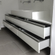 Badezimmerschrank mit Griffmulden